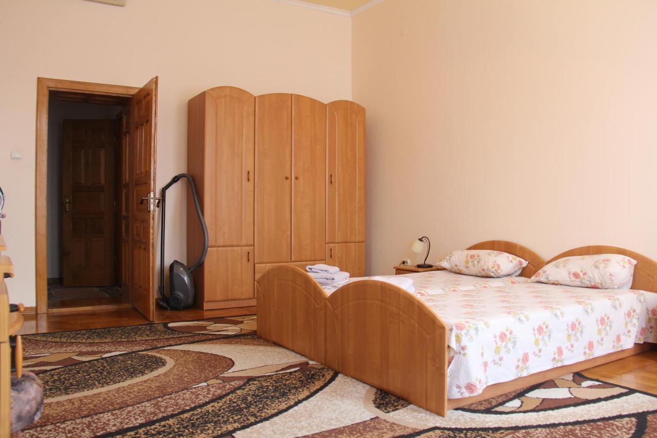 Apartments Domovik ,Kirilla i Mefodiya, 5 Mukaçeve Dış mekan fotoğraf