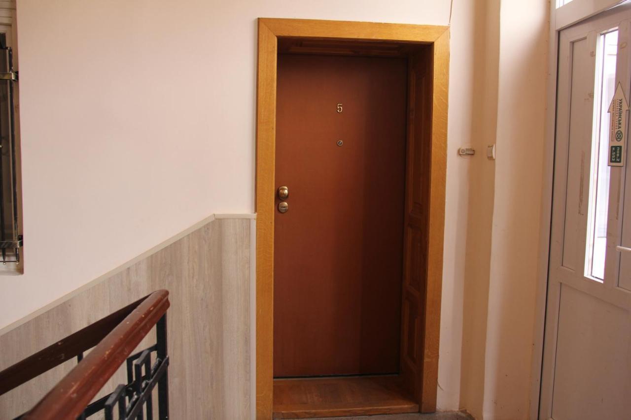 Apartments Domovik ,Kirilla i Mefodiya, 5 Mukaçeve Dış mekan fotoğraf